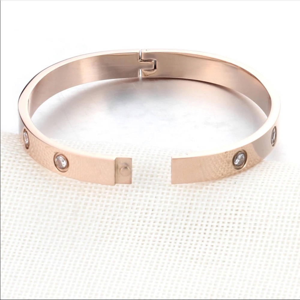 Love Bangle